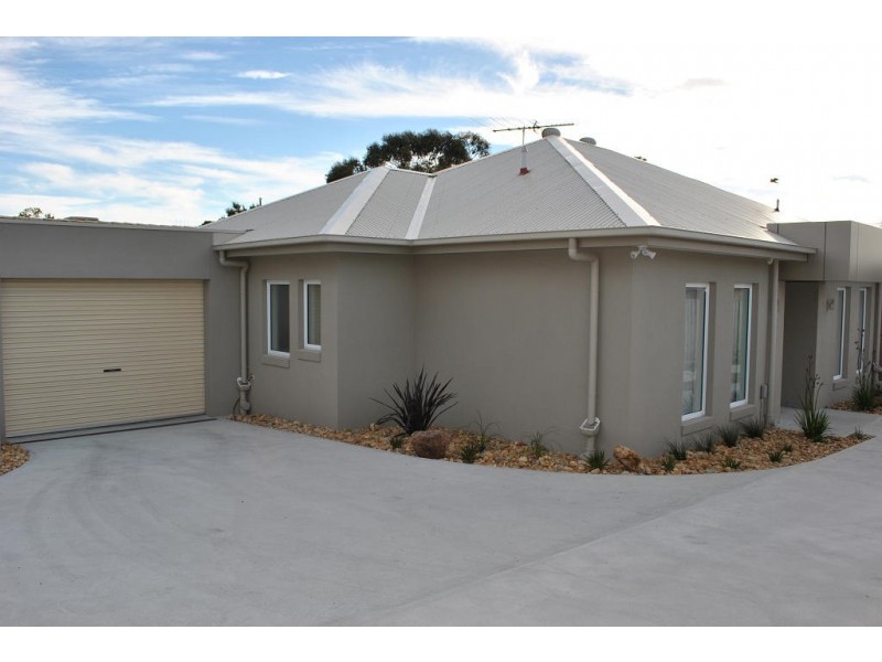 2/14 Coonara Avenue, Mount Eliza VIC 3930