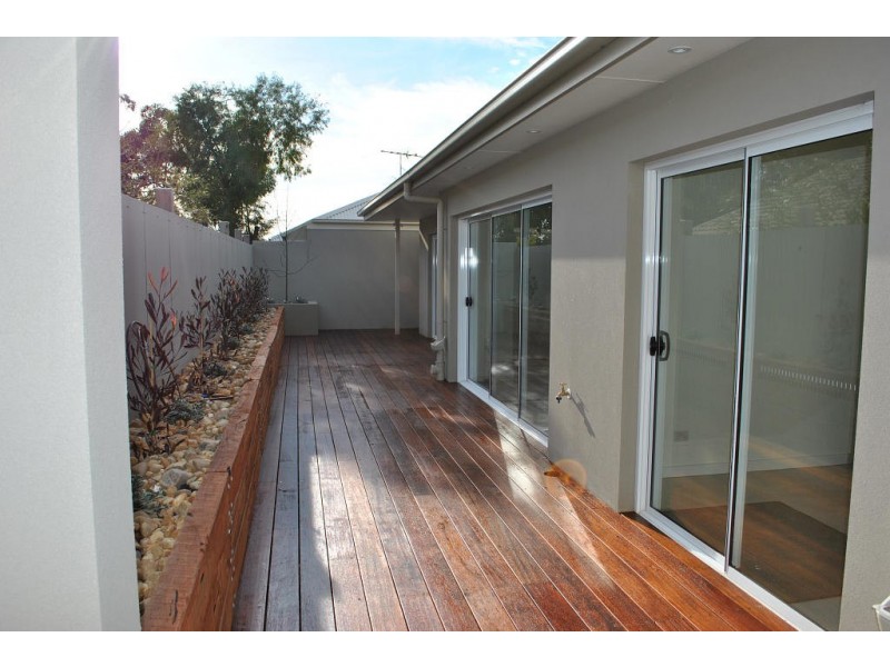 2/14 Coonara Avenue, Mount Eliza VIC 3930