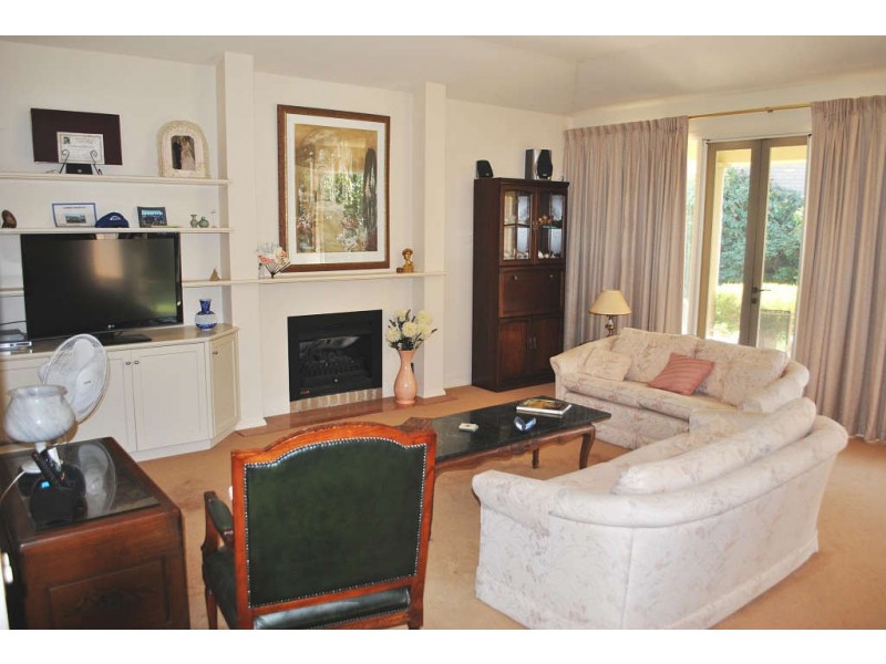 8 Woodlyn Close, Mount Eliza VIC 3930