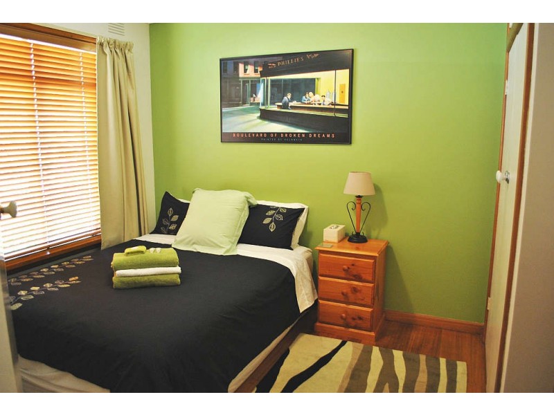 18 Ithaca Road, Frankston South VIC 3199
