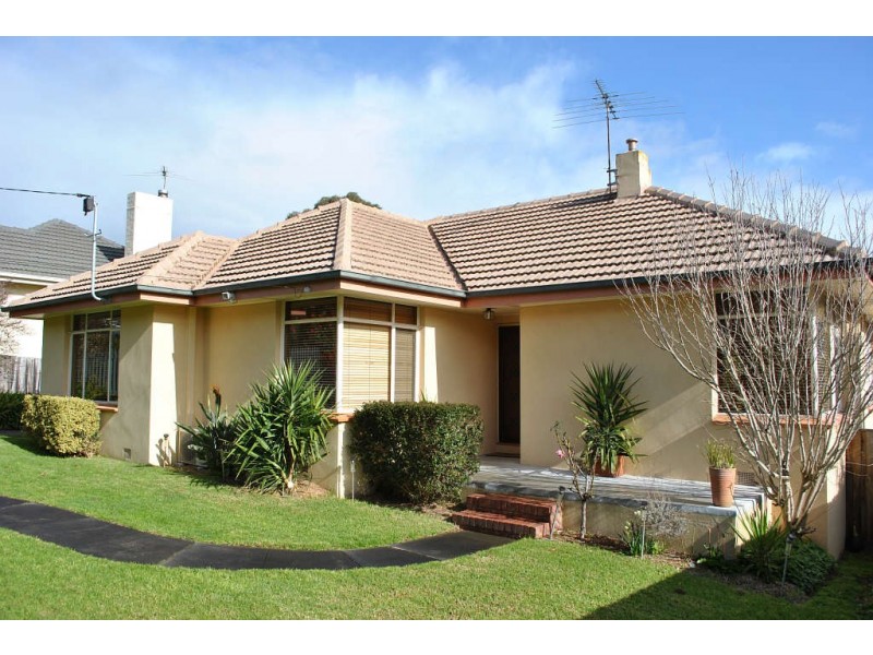 18 Ithaca Road, Frankston South VIC 3199