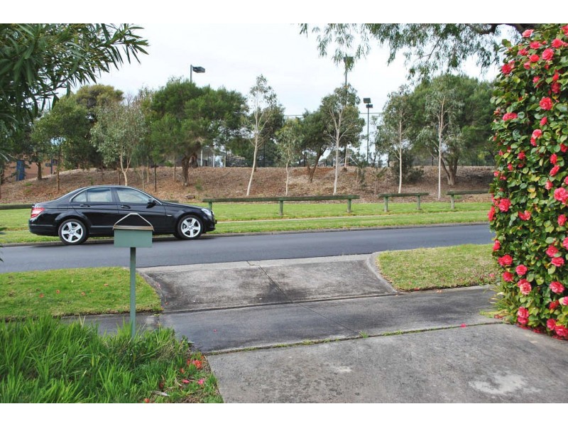 18 Ithaca Road, Frankston South VIC 3199