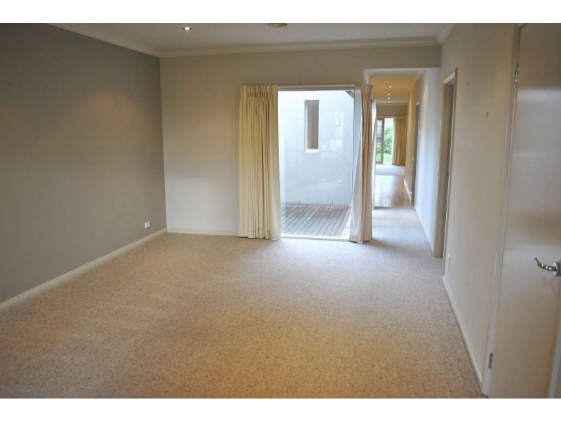 16 Dalsten Grove, Mount Eliza VIC 3930