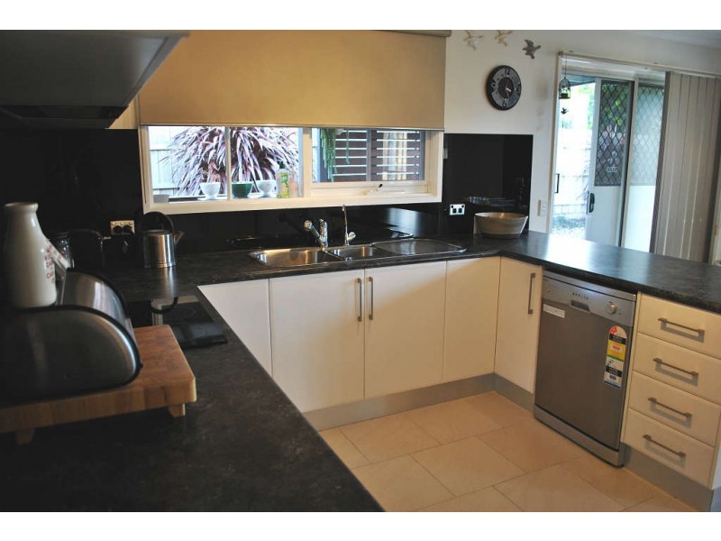 41 Houlder Avenue, Junction Village VIC 3977