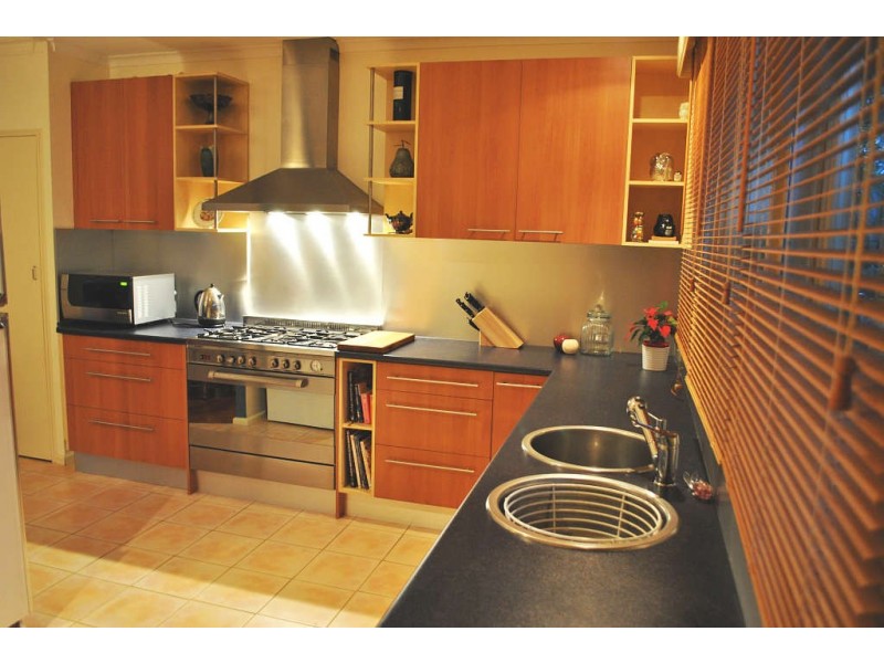 21 McComb Boulevard, Frankston South VIC 3199