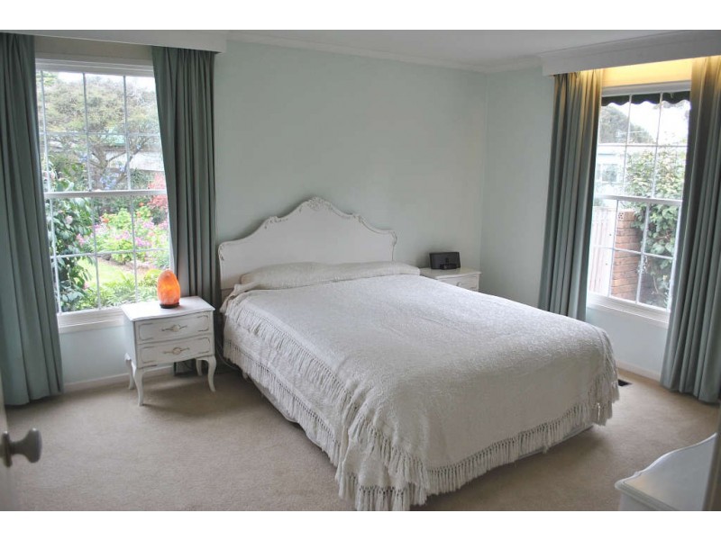 2 Orca Street, Mount Eliza VIC 3930