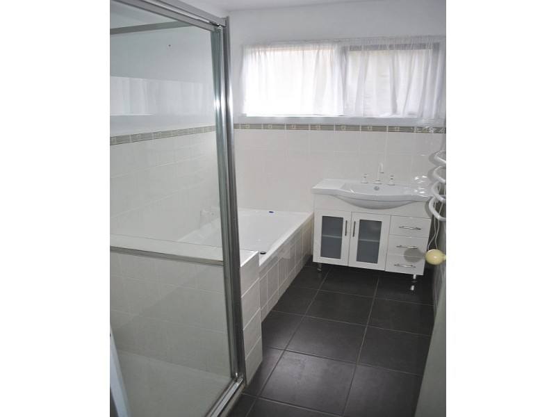 8 Summerhill Crescent, Mount Eliza VIC 3930