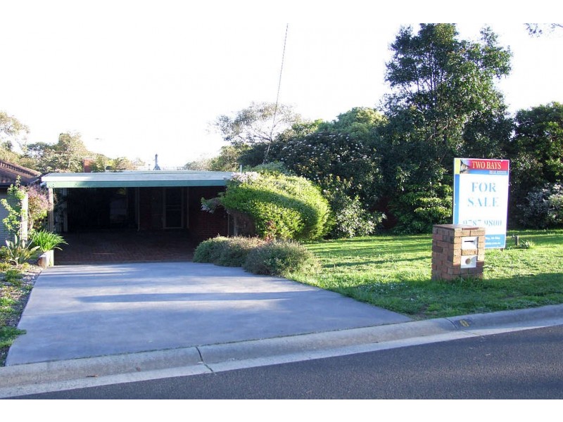 8 Summerhill Crescent, Mount Eliza VIC 3930