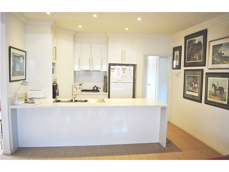 2/172 Canadian Bay Road, Mount Eliza VIC 3930