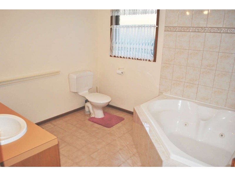 25 Wimborne Avenue, Mount Eliza VIC 3930