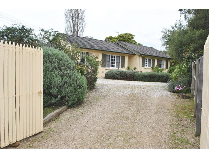 11 Redbourne Avenue, Mount Eliza VIC 3930