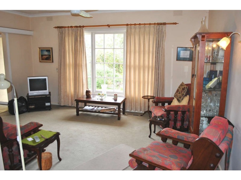 11 Redbourne Avenue, Mount Eliza VIC 3930