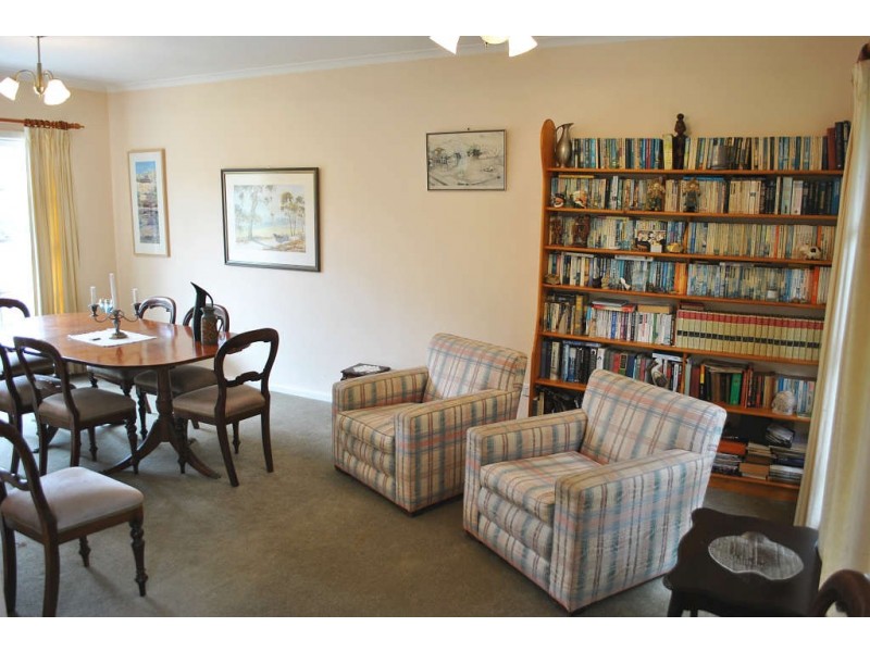 11 Redbourne Avenue, Mount Eliza VIC 3930