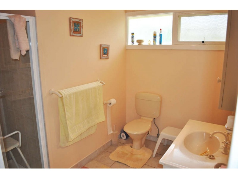 11 Redbourne Avenue, Mount Eliza VIC 3930