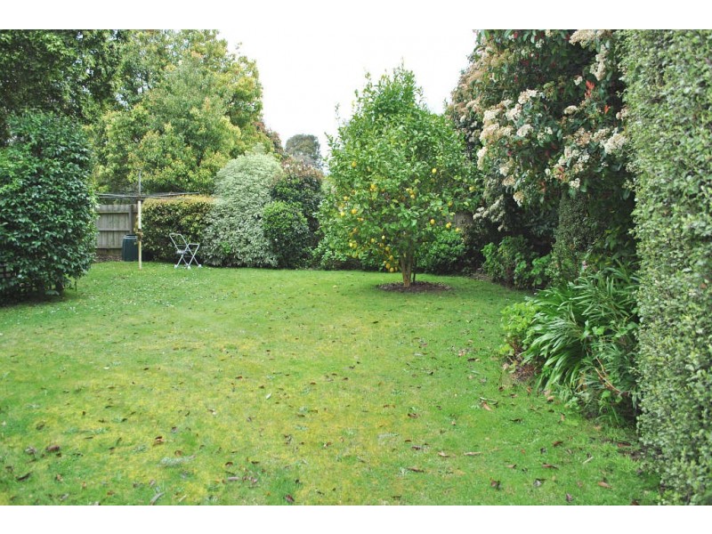 11 Redbourne Avenue, Mount Eliza VIC 3930