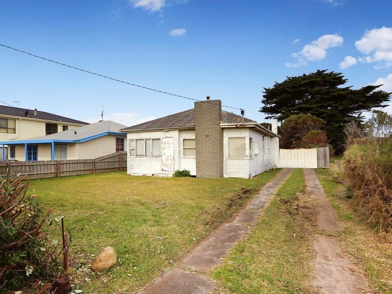 16 Marine Drive, Safety Beach VIC 3936