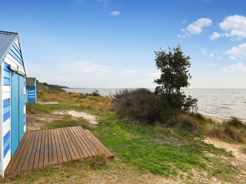 16 Marine Drive, Safety Beach VIC 3936
