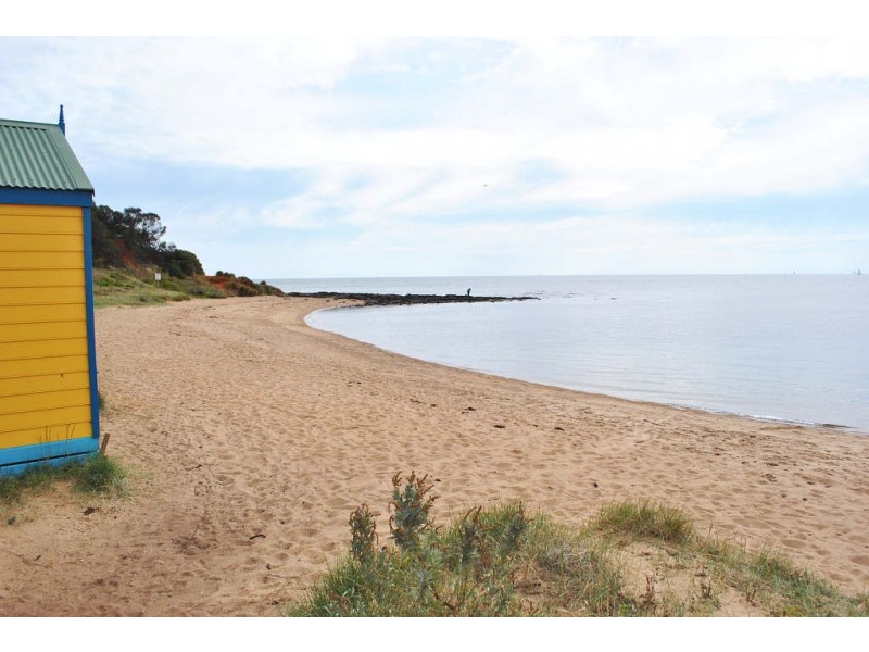 15 Beach Box Earimil Beach, Mount Eliza VIC 3930