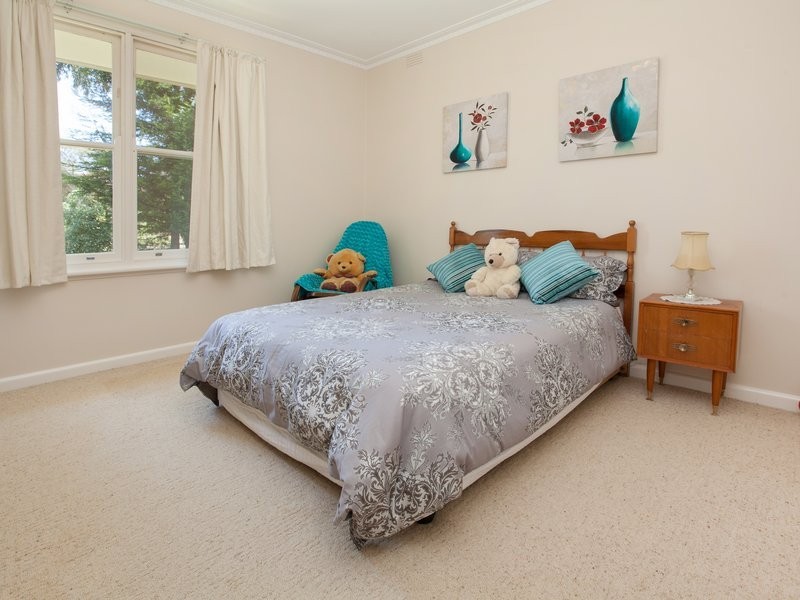 11-13 Allison Road, Mount Eliza VIC 3930