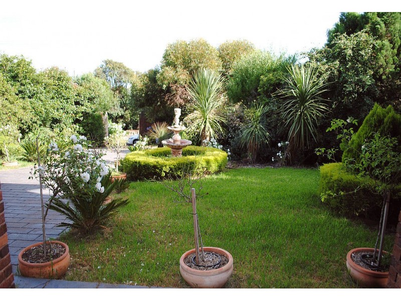 4 Matong Road, Mount Eliza VIC 3930