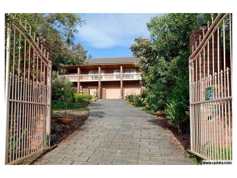 4 Matong Road, Mount Eliza VIC 3930