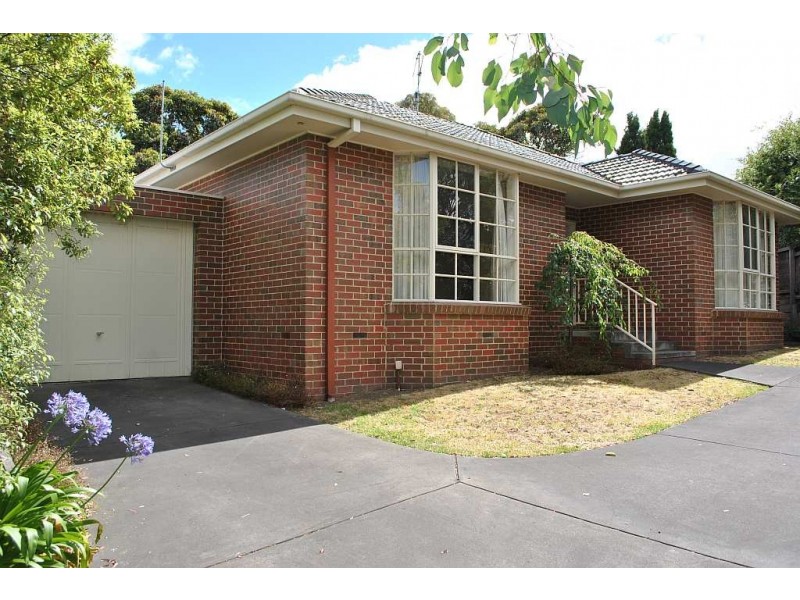 2/1 Lucerne Avenue, Mornington VIC 3931