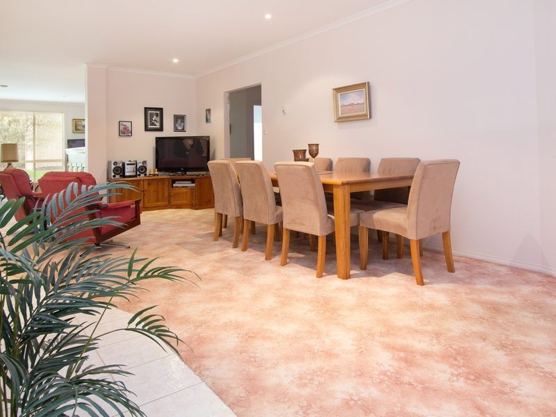 7 Redbourne Avenue, Mount Eliza VIC 3930