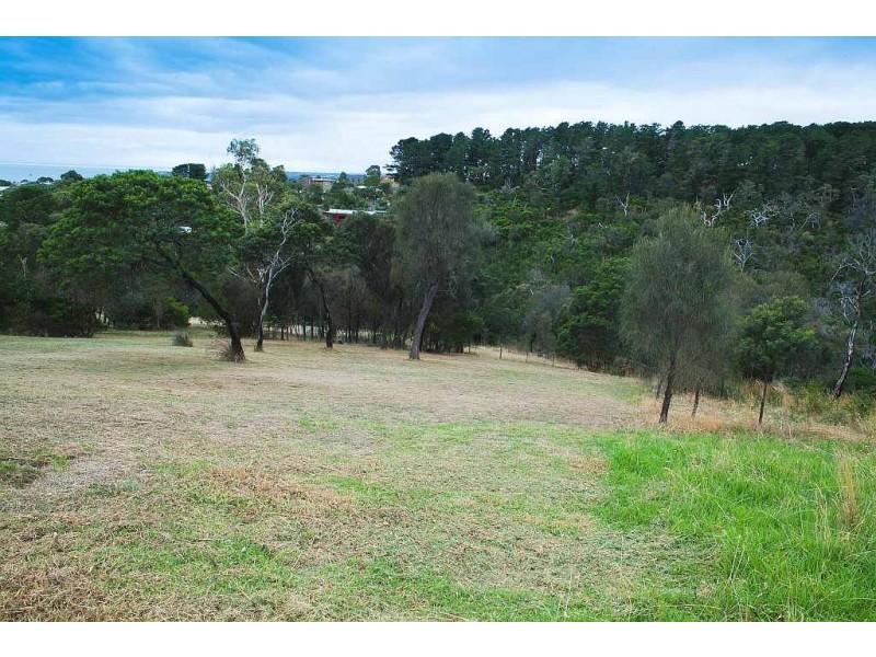 8 Rockleigh Drive, Mount Martha VIC 3934