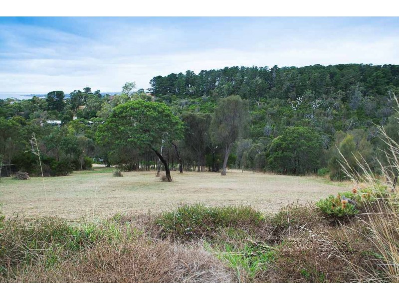 8 Rockleigh Drive, Mount Martha VIC 3934