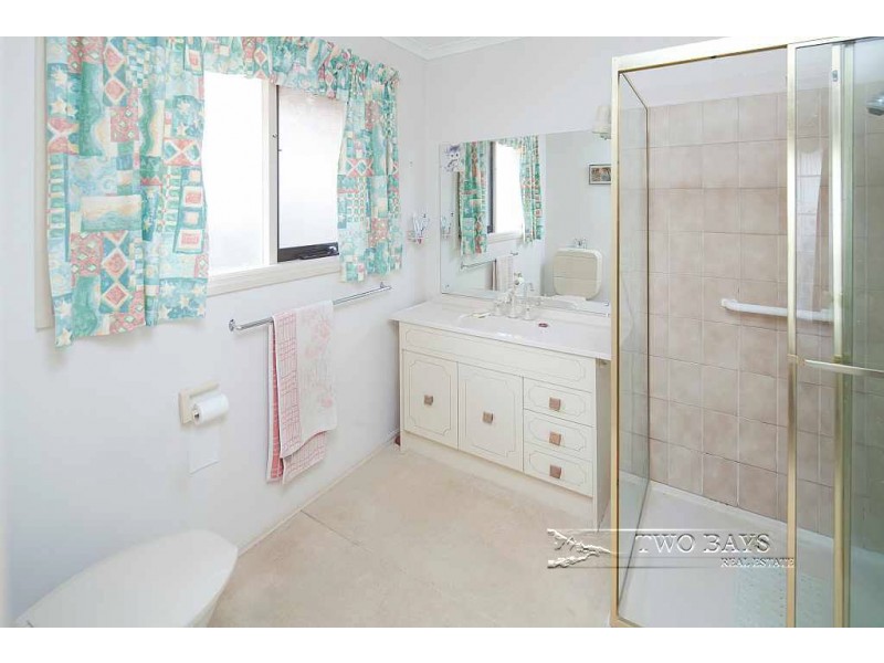 2/15 Dalsten Grove, Mount Eliza VIC 3930