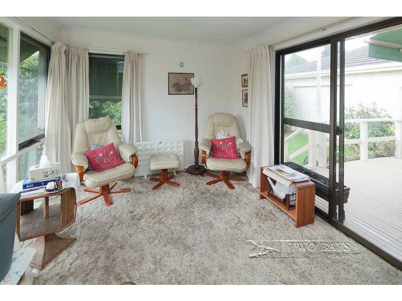 2/15 Dalsten Grove, Mount Eliza VIC 3930