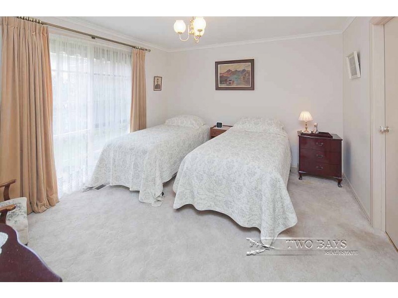 2/15 Dalsten Grove, Mount Eliza VIC 3930