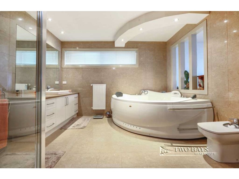 6 Tourello Road, Mount Eliza VIC 3930