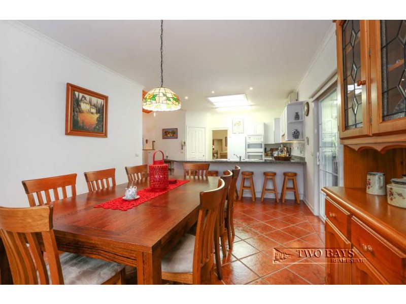 33-35 Eumeralla Grove, Mount Eliza VIC 3930