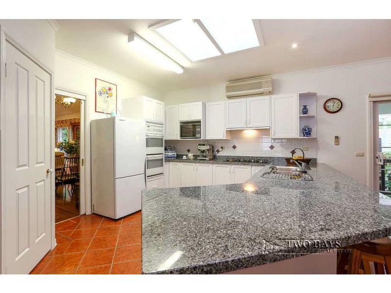 33-35 Eumeralla Grove, Mount Eliza VIC 3930