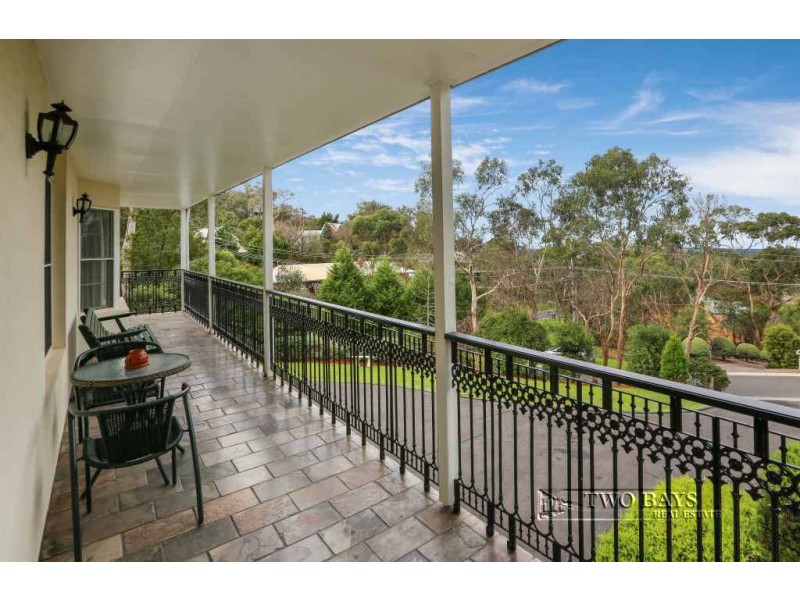 33-35 Eumeralla Grove, Mount Eliza VIC 3930