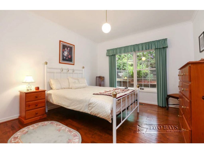 33-35 Eumeralla Grove, Mount Eliza VIC 3930