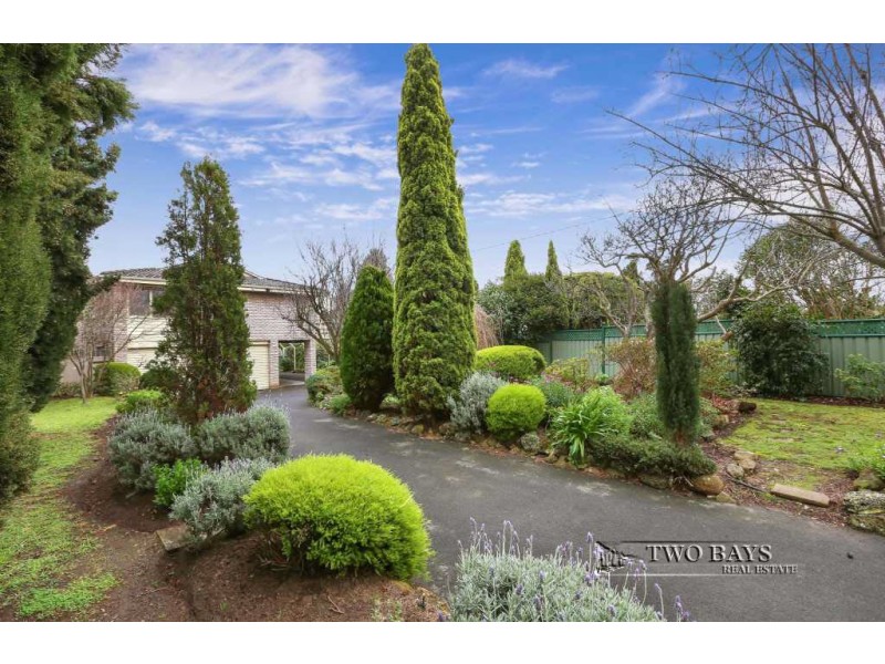 33 Koornalla Crescent, Mount Eliza VIC 3930