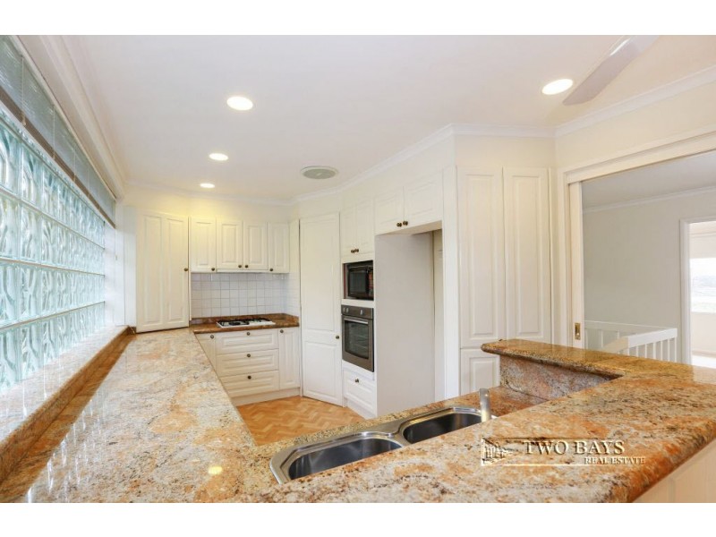 33 Koornalla Crescent, Mount Eliza VIC 3930