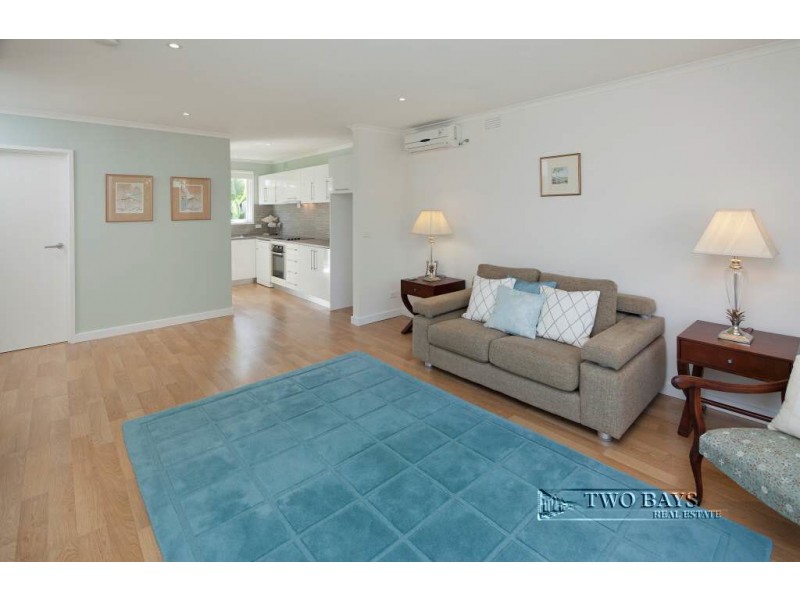 2/9 Leicester Avenue, Mount Eliza VIC 3930