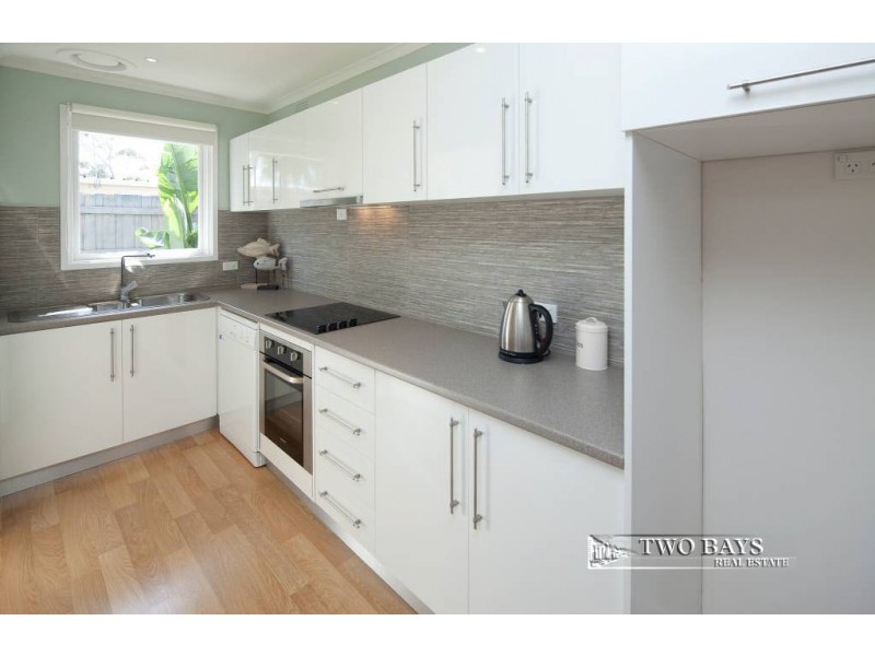 2/9 Leicester Avenue, Mount Eliza VIC 3930