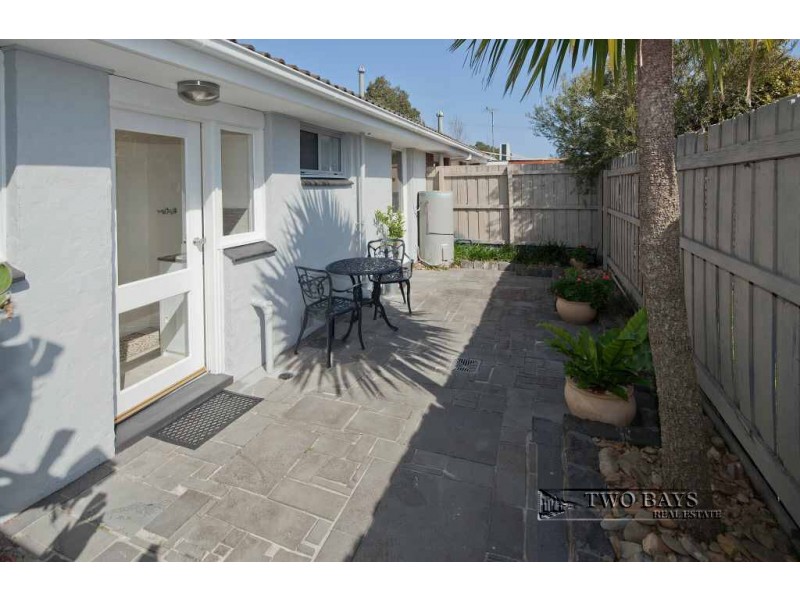 2/9 Leicester Avenue, Mount Eliza VIC 3930