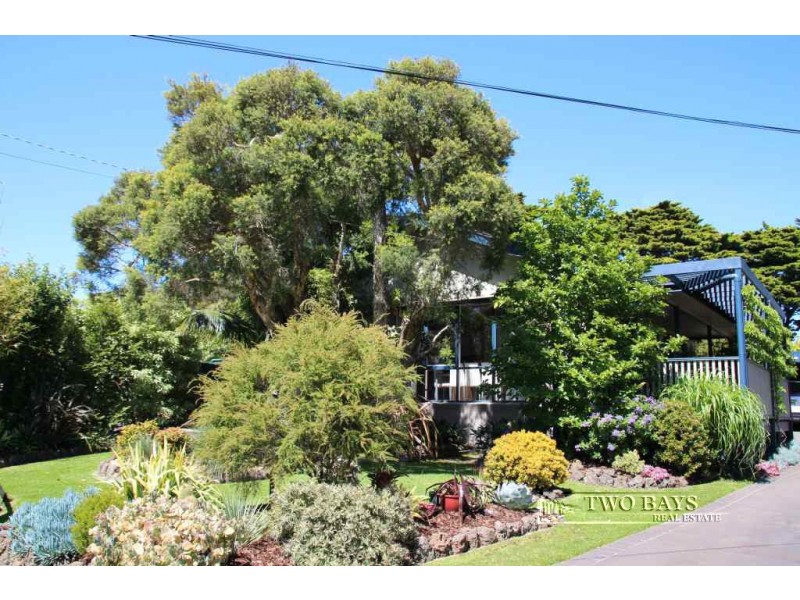 12 Wiringa Crescent, Mount Eliza VIC 3930