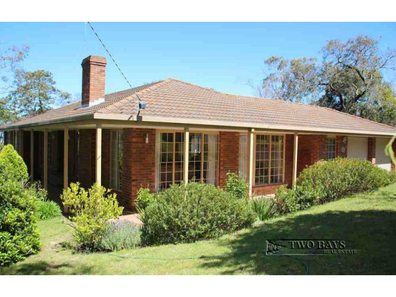14 Eumeralla Grove, Mount Eliza VIC 3930