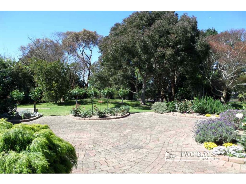 22 Glenbrook Close, Frankston South VIC 3199