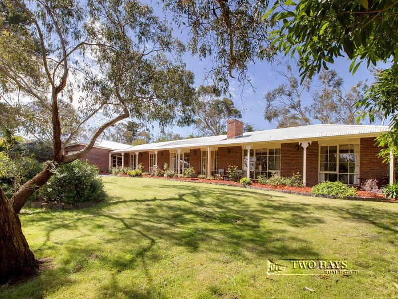 8 Walkers Road, Mount Eliza VIC 3930