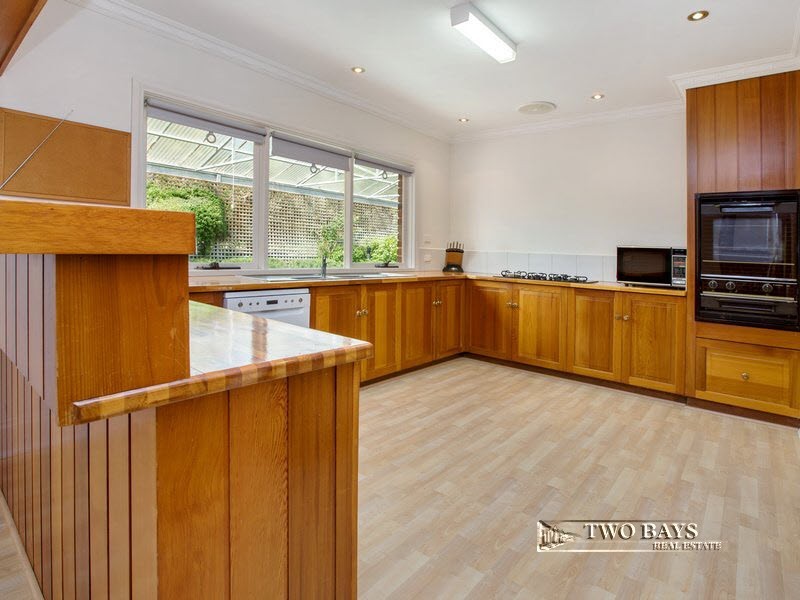 8 Walkers Road, Mount Eliza VIC 3930