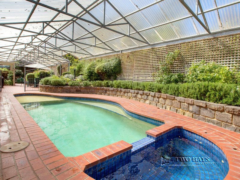 8 Walkers Road, Mount Eliza VIC 3930