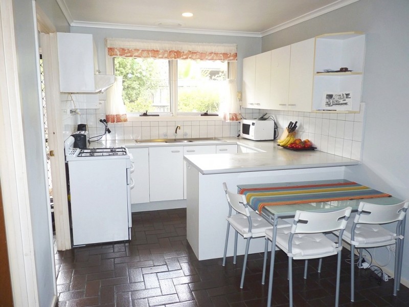 8/2 Coonara Avenue, Mount Eliza VIC 3930