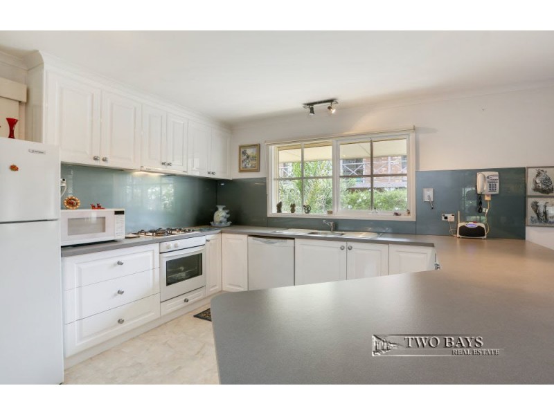 16 Autumn Crescent, Mount Eliza VIC 3930